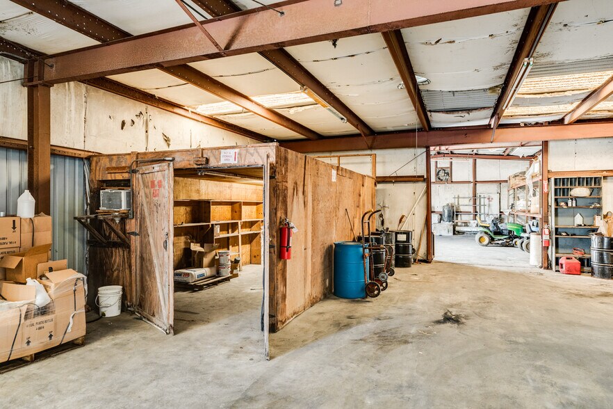More Photos Of 6322 E Highway 332, Freeport Warehouse For Sale