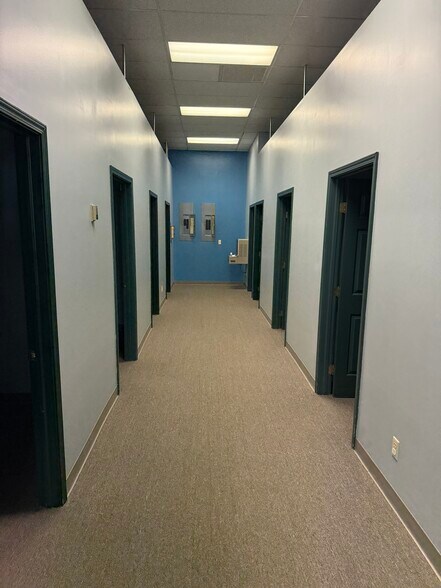 More Photos Of 5525 S Cedar St, Lansing Unknown For Lease