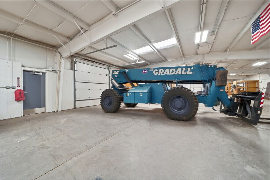 More Photos Of 114 5th St, Fowler Industrial For Sale