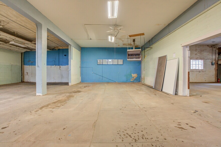 More Photos Of 1301 Buddy Holly Ave, Lubbock Warehouse For Lease