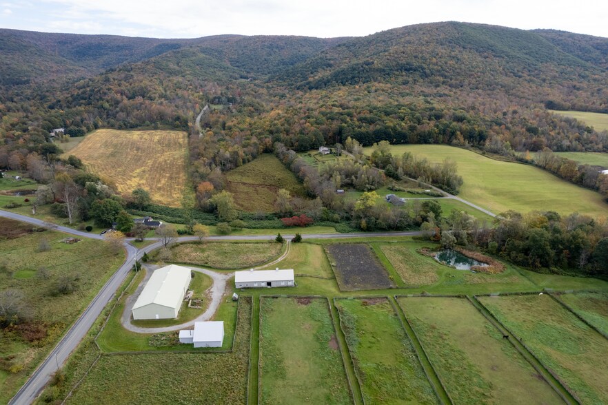 More Photos Of 4 Whitman Rd, Stephentown Sports And Entertainment For Sale