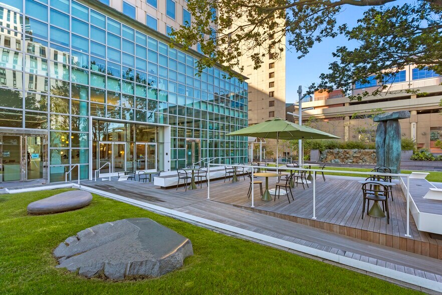 More Photos Of 1111 Broadway, Oakland Coworking Space