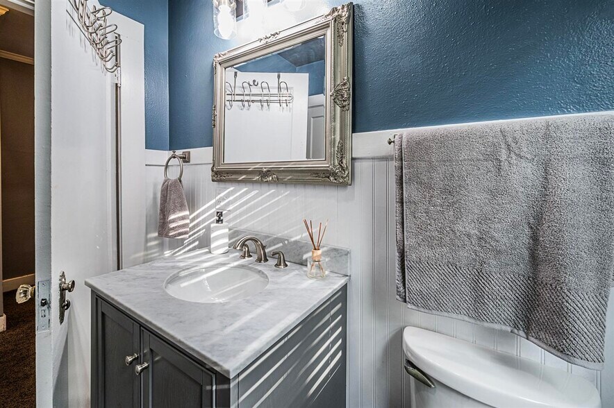 More Photos Of 1128 Magnolia St, Bowling Green Office Residential For Sale