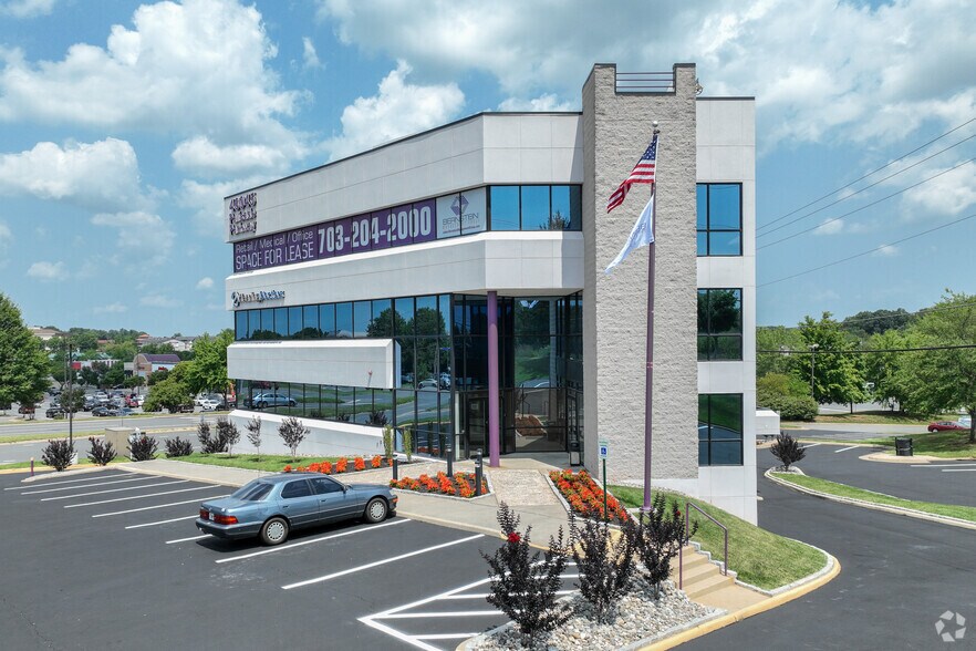 More Photos Of 46045 Palisade Parkway, Sterling Medical For Lease