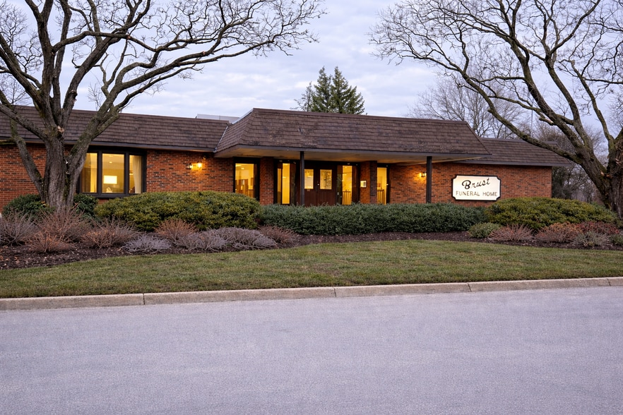 Primary Photo Of 415 N Gary Ave, Carol Stream Freestanding For Sale