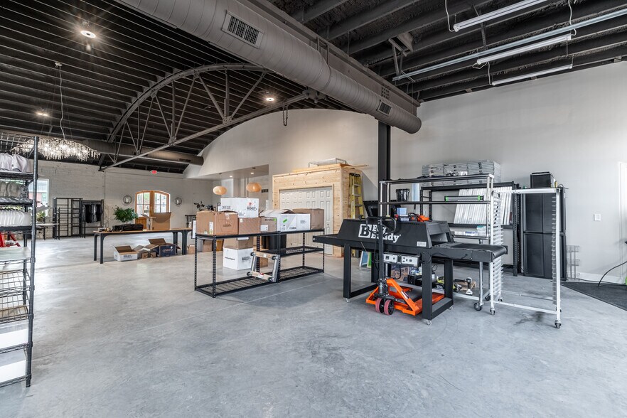 More Photos Of 119 N Jackson St, Perryville General Retail For Sale