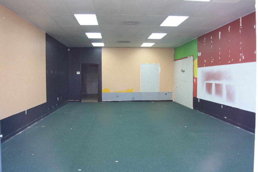 More Photos Of 9766 Old Saint Augustine Rd, Jacksonville Storefront For Lease