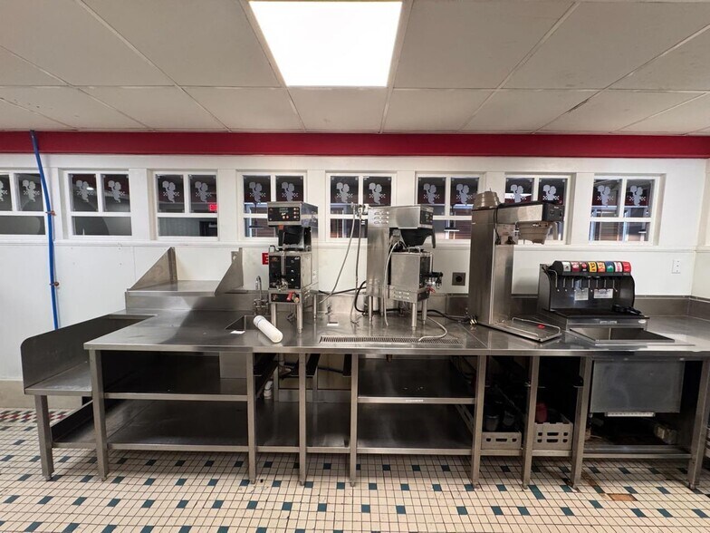 More Photos Of 1830 Columbus Ave, Washington Court House Restaurant For Sale