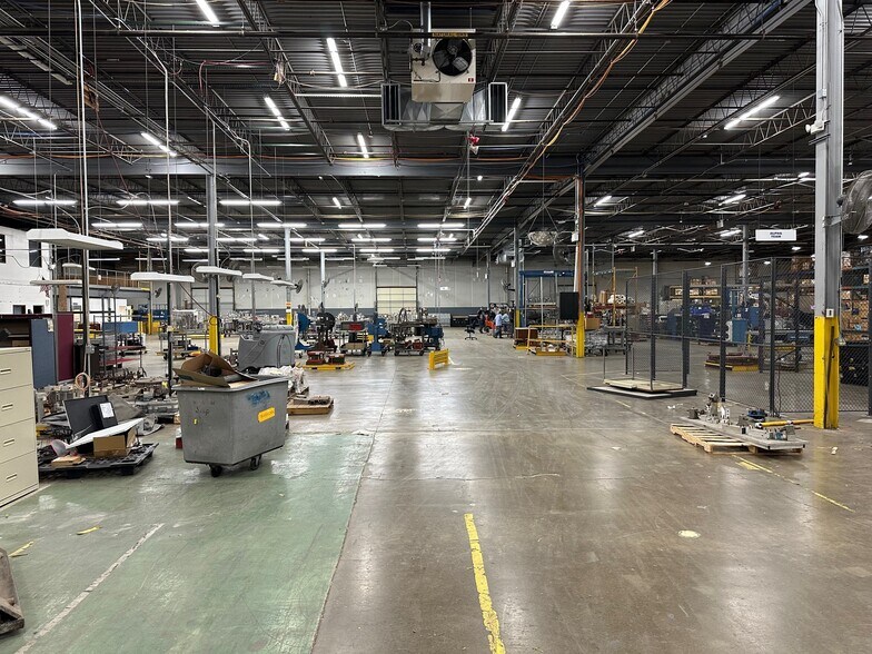 More Photos Of 2152-2162 Heller Dr, Beavercreek Warehouse For Lease