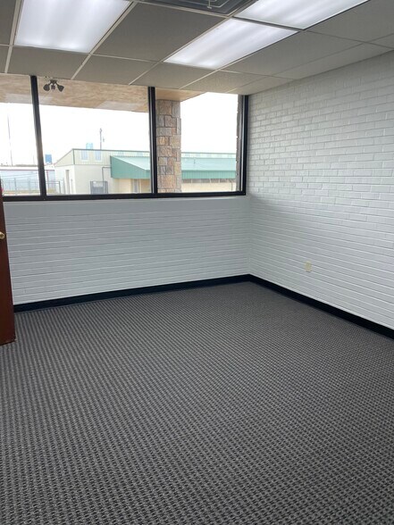 More Photos Of 111 NE 26th St, Oklahoma City Office For Lease