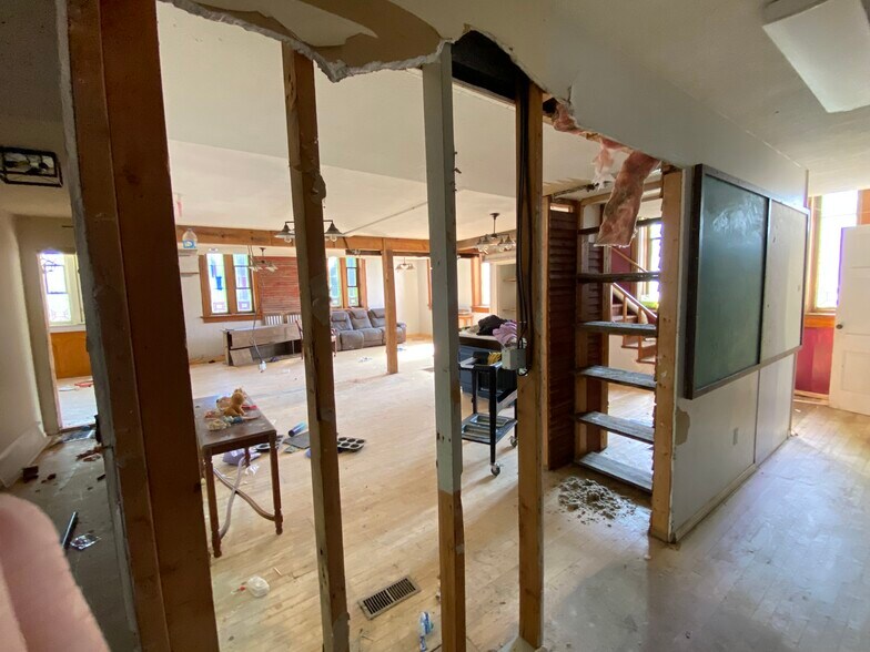 More Photos Of 534 N State St, Alma Religious Facility For Sale