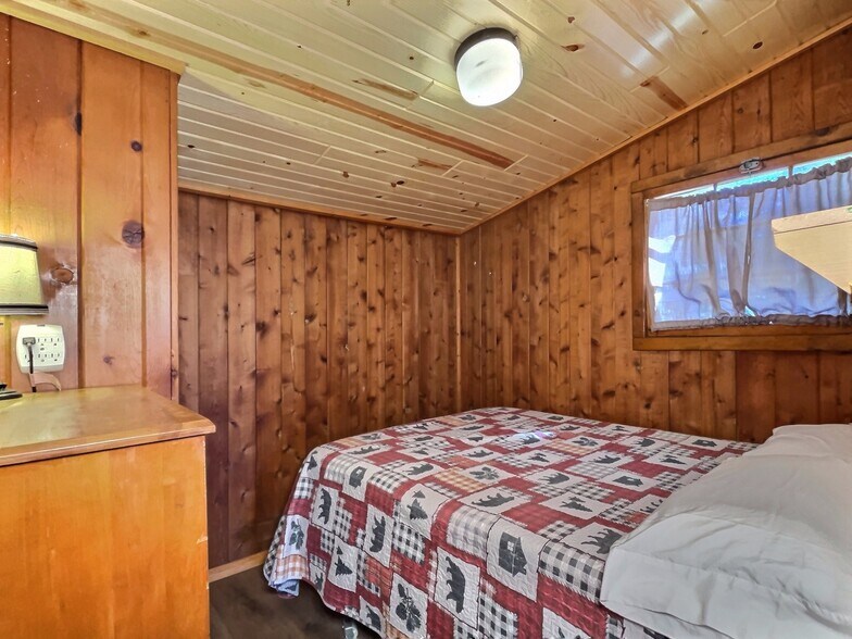 More Photos Of 8475 Hillcrest Ln, Saint Germain Hotel For Sale