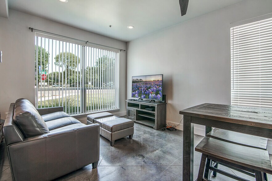 More Photos Of 404 Industrial St, Denton Apartments For Sale