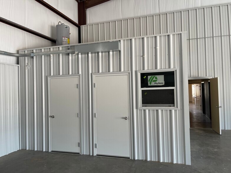 More Photos Of 5822 W County Rd 123, Midland Warehouse For Lease