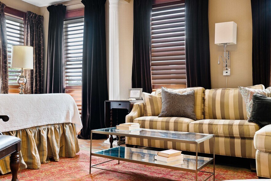 More Photos Of 1037 S Alamo St, San Antonio Hospitality For Sale