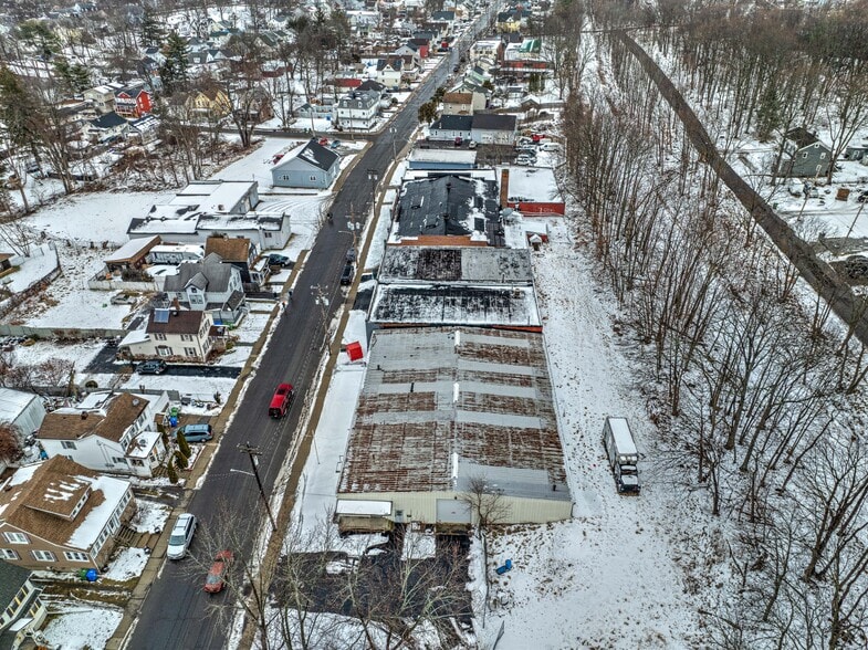 More Photos Of 105-119 Sprague Ave, Middletown Manufacturing For Lease