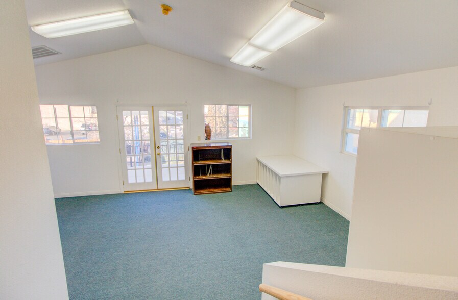 More Photos Of 1308 Wyoming St, Boulder City General Retail For Sale