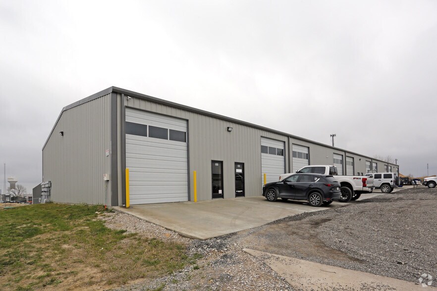 Primary Photo Of 5827 Acton Cir, Granbury Warehouse For Lease