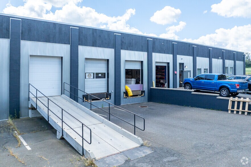 More Photos Of 431 Deep Run Rd, Perkasie Warehouse For Lease