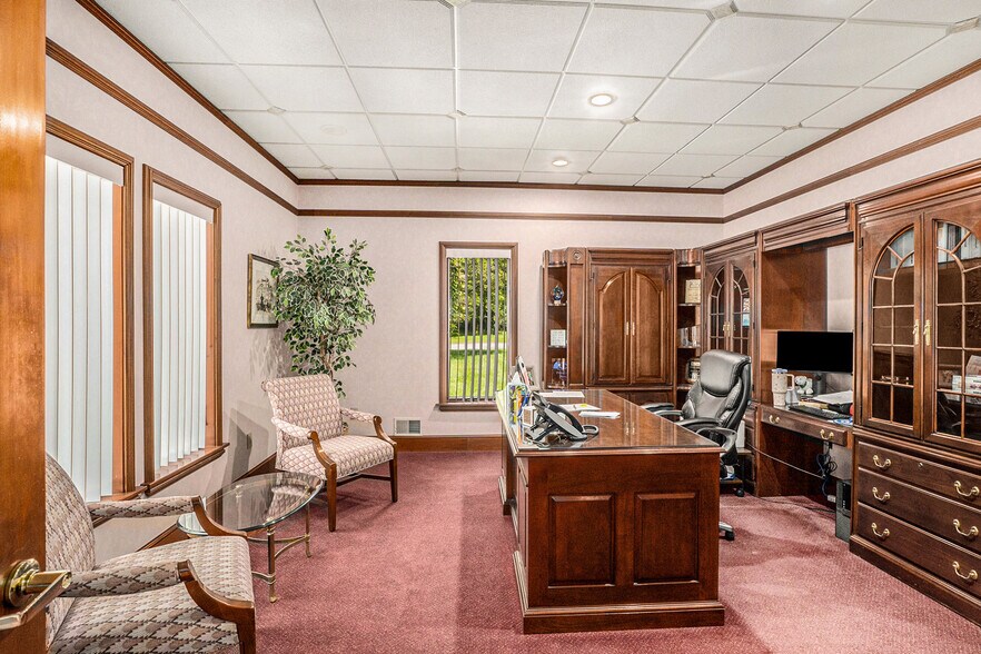 More Photos Of 4165 Lippincott Blvd, Burton Light Distribution For Sale