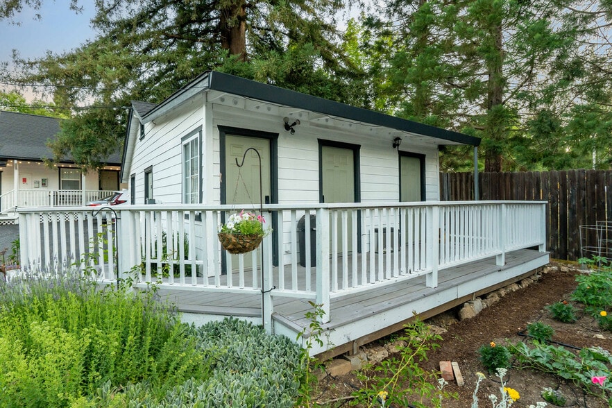 More Photos Of 816 W Main St, Grass Valley Hotel For Sale