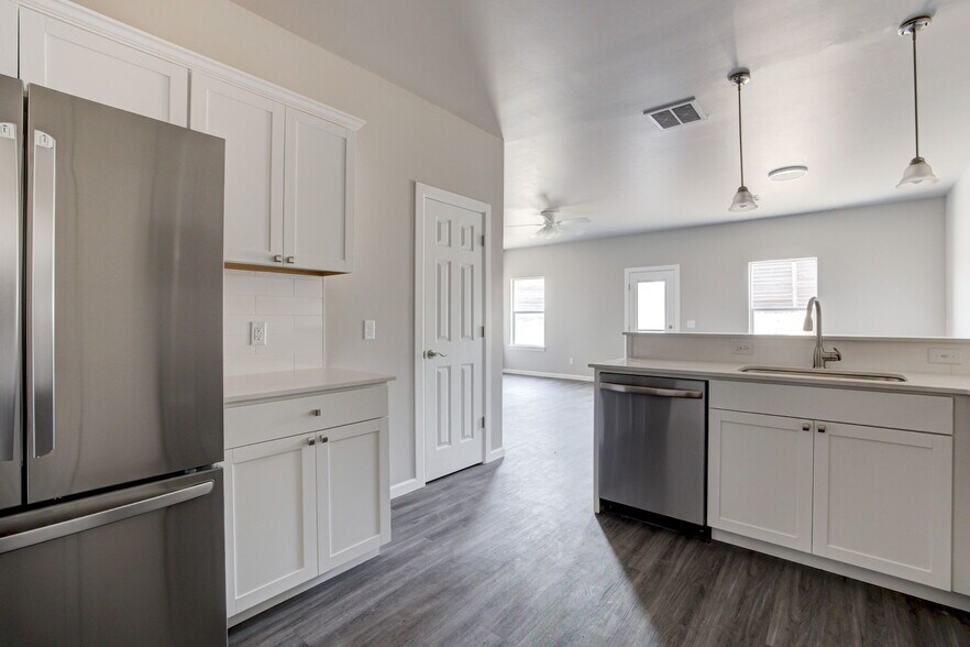 More Photos Of 12001 Rivers Trl, Oklahoma City Specialty For Sale