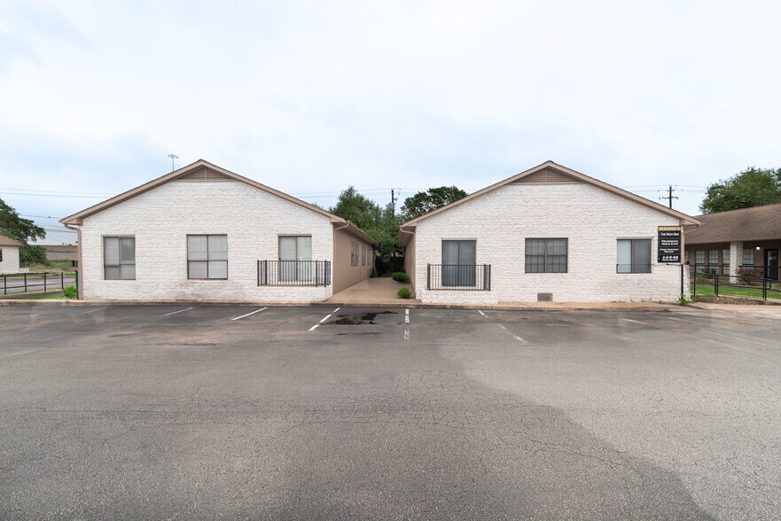 More Photos Of 13740 Research Blvd, Austin Office For Sale