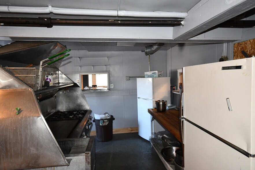 More Photos Of 2620 W 2nd St, The Dalles Restaurant For Sale