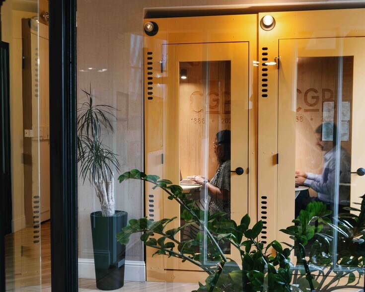 More Photos Of 3309 Elm St, Dallas Office For Sale