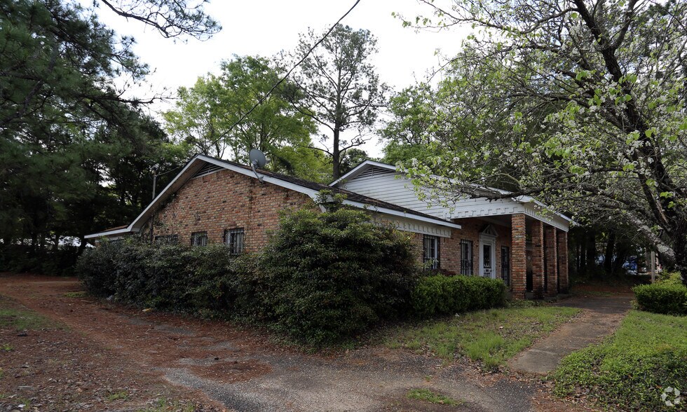 Primary Photo Of 2577 Government Blvd, Mobile Office For Sale