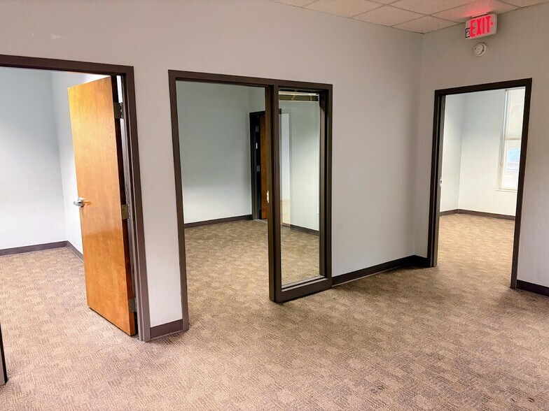 More Photos Of 6020 NW 4th Pl, Gainesville General Retail For Lease