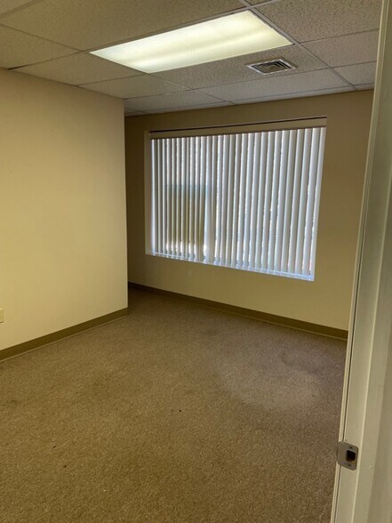 More Photos Of 355 Sackett Point Rd, North Haven Office For Lease