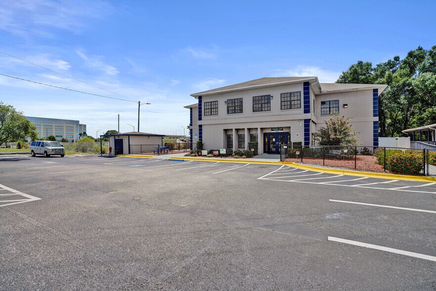 More Photos Of 1511 S US Highway 301, Tampa Office For Sale
