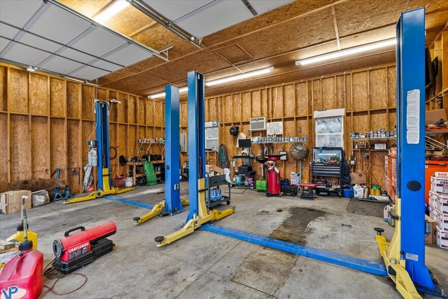 More Photos Of 620 National Hwy, Thomasville Auto Repair For Sale