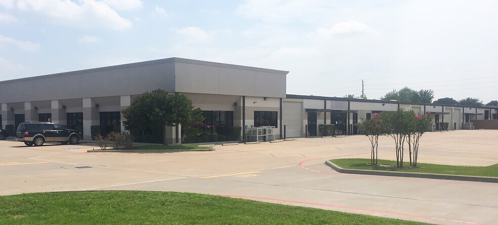More Photos Of 8525 Jackrabbit Rd, Houston Unknown For Lease