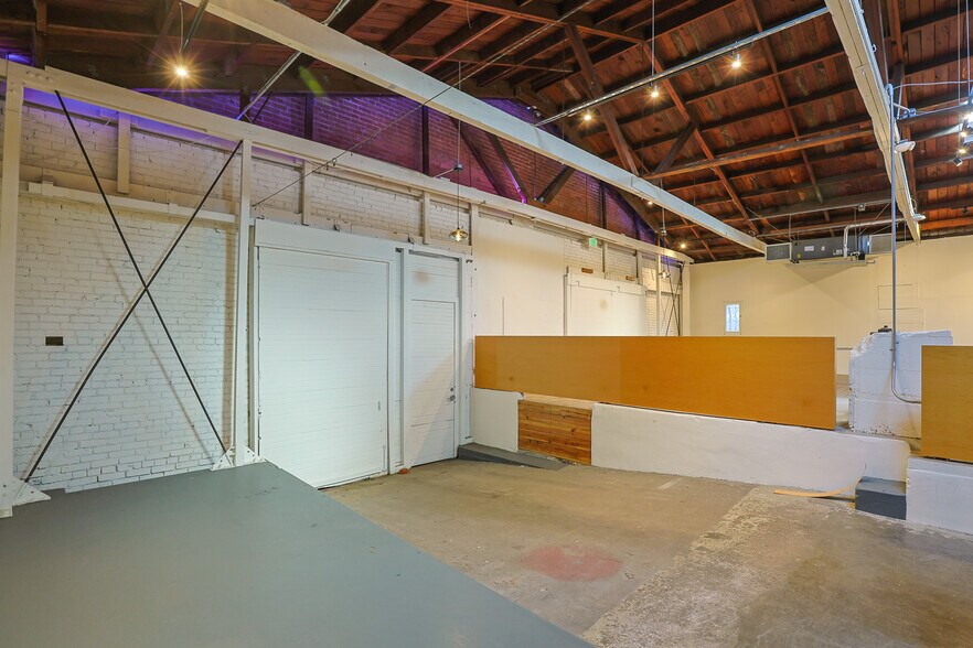 More Photos Of 350-360 Sunset Ave, Venice Warehouse For Lease