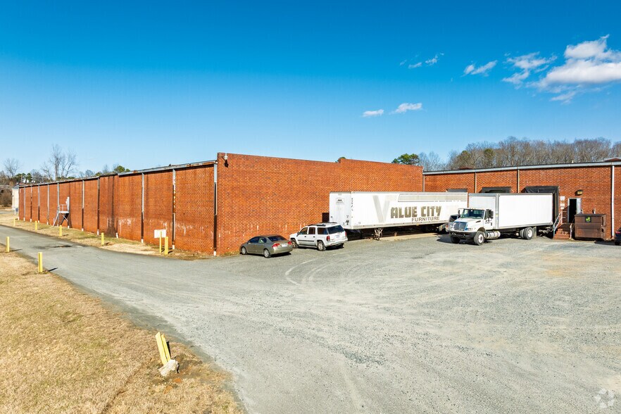 Primary Photo Of 147 L F I Complex Ln, Lexington Manufacturing For Lease