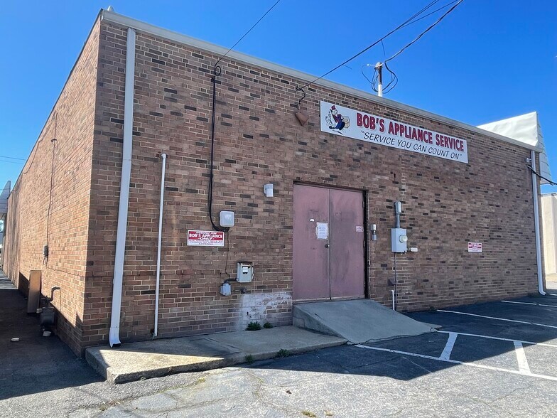 More Photos Of 1888 Sunset Ave, Rocky Mount Freestanding For Sale