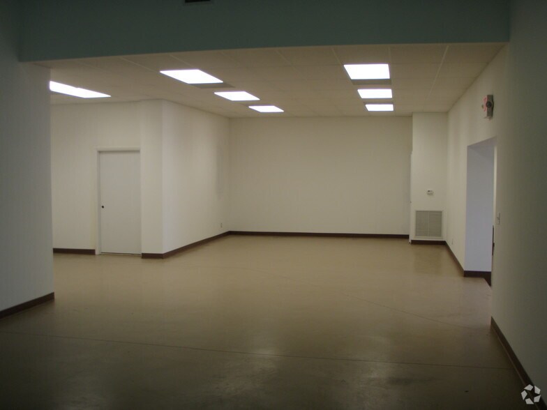 More Photos Of 1901 S Federal Hwy, Fort Lauderdale Storefront Retail Office For Sale