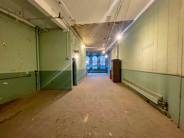 More Photos Of 1 N George St, York Bank For Lease