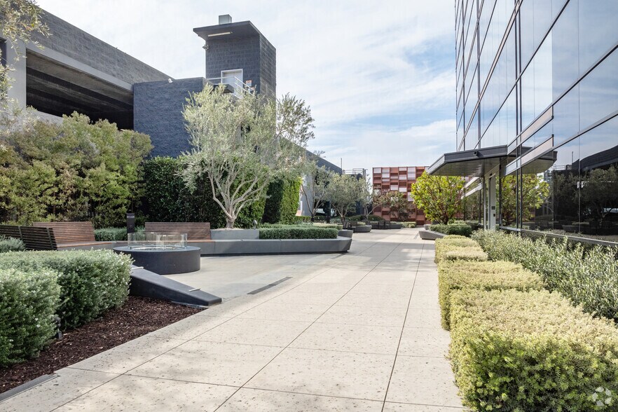 More Photos Of 3415 S Sepulveda Blvd, Los Angeles Office For Lease