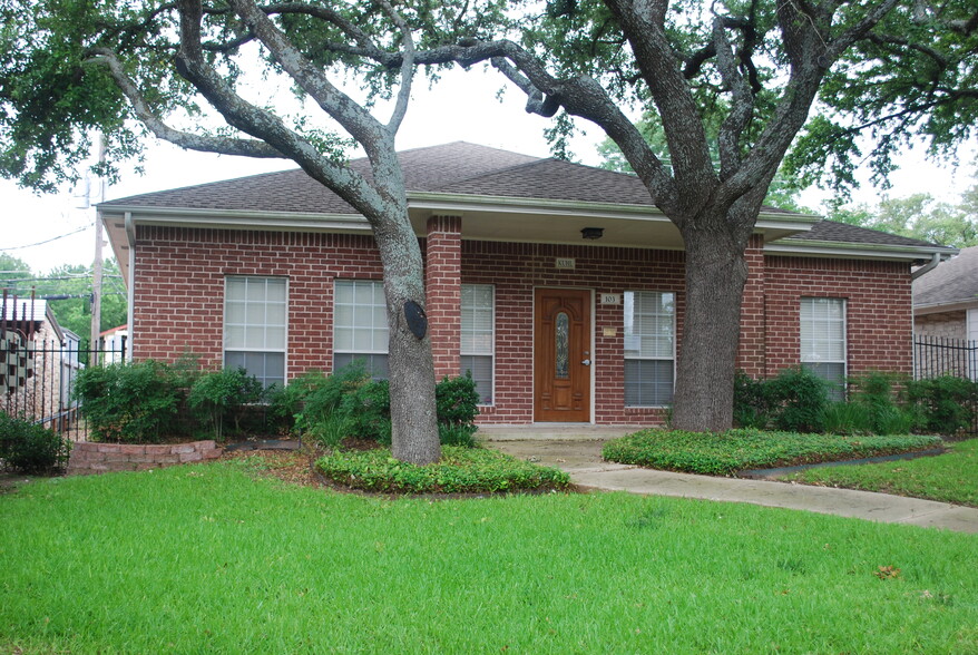 Primary Photo Of 103 E Main St, Pflugerville Office For Lease