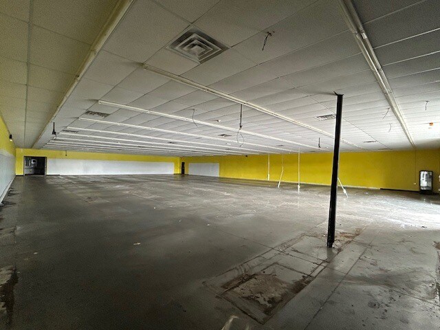 More Photos Of 941 S Governor Williams Hwy, Darlington Freestanding For Lease