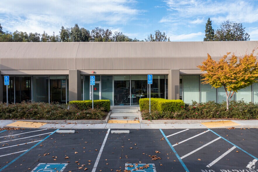 More Photos Of 355-365 Ravendale Dr, Mountain View Research And Development For Lease