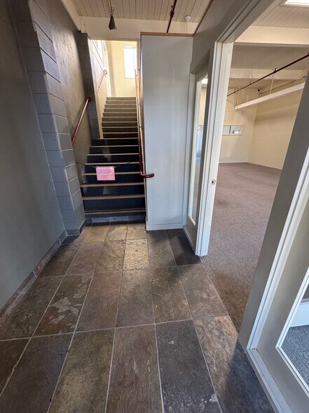 More Photos Of 637 Main St, Half Moon Bay Office For Lease