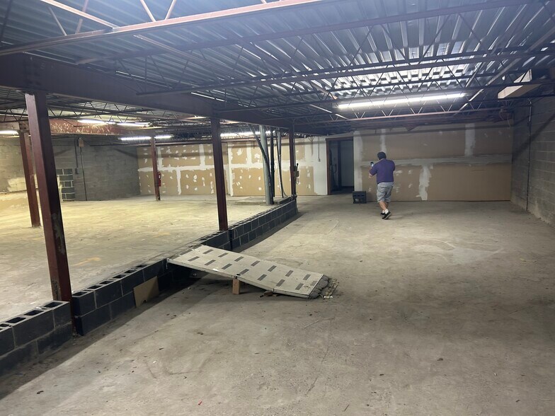 More Photos Of 630 Maryland Ave, Charleston Warehouse For Sale
