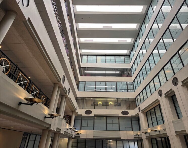 More Photos Of 13111 Northwest Fwy, Houston Office For Lease
