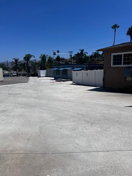 More Photos Of 8907 Creekford Dr, Lakeside Contractor Storage Yard For Lease