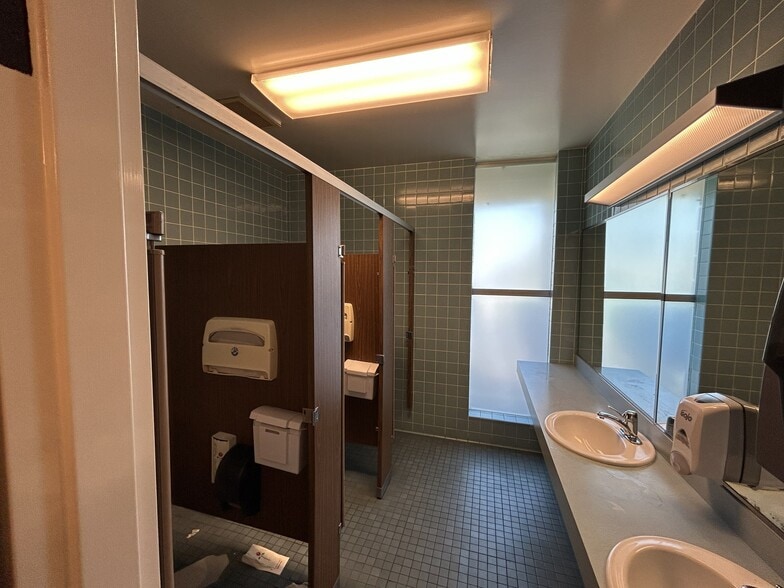 More Photos Of 14801 Osage Ave, Lawndale Specialty For Sale