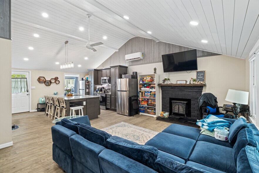 More Photos Of 217 W 28th St, Buena Vista Apartments For Sale
